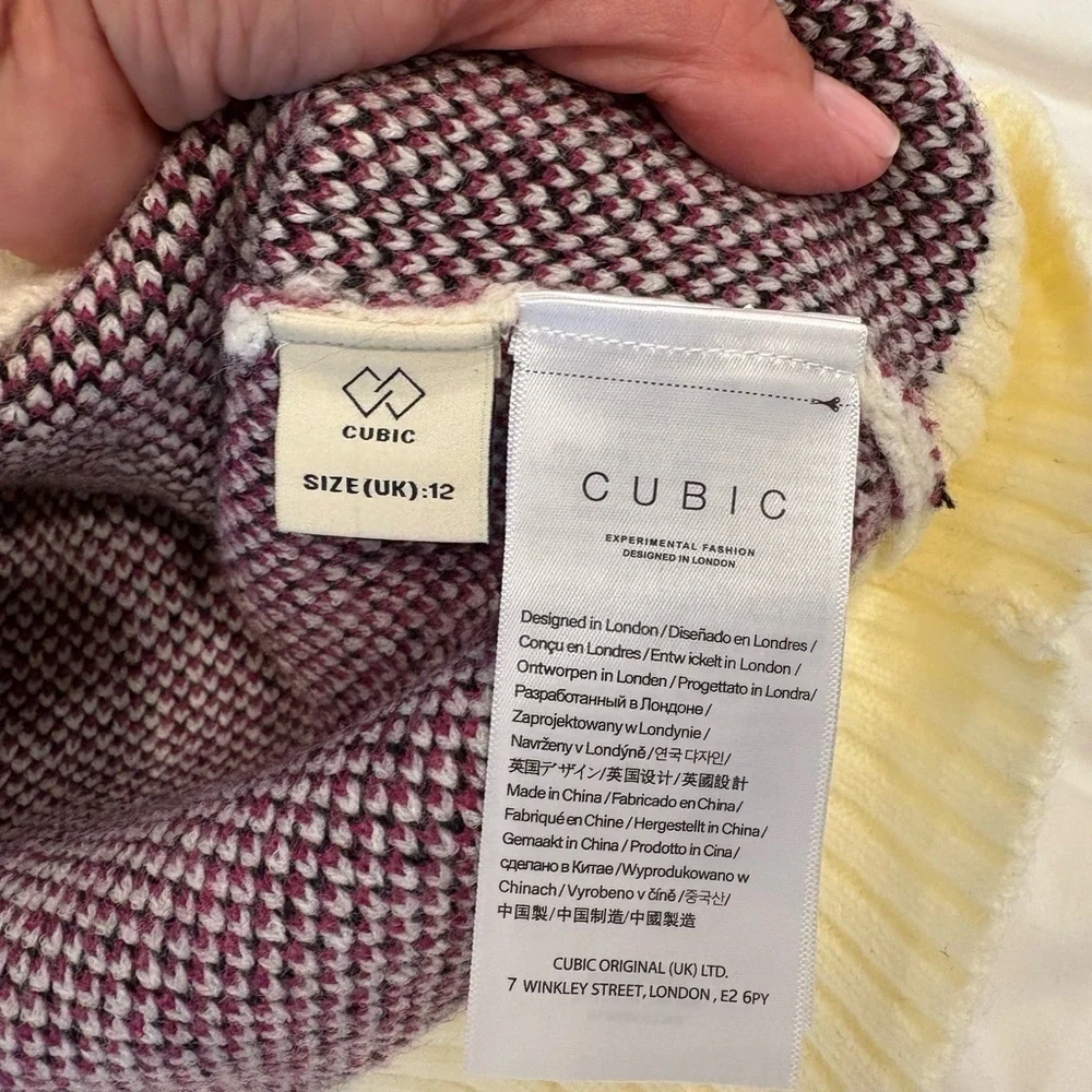 Cubic Cream Sweater with Black and Pink Graphic